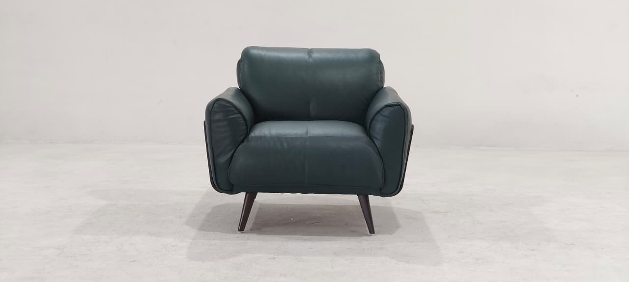 B993-233-24 - ARM CHAIR - BLR WH