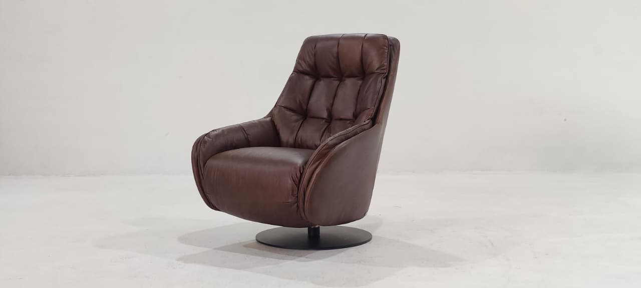 C244-F45-14 - ARM CHAIR - BLR WH