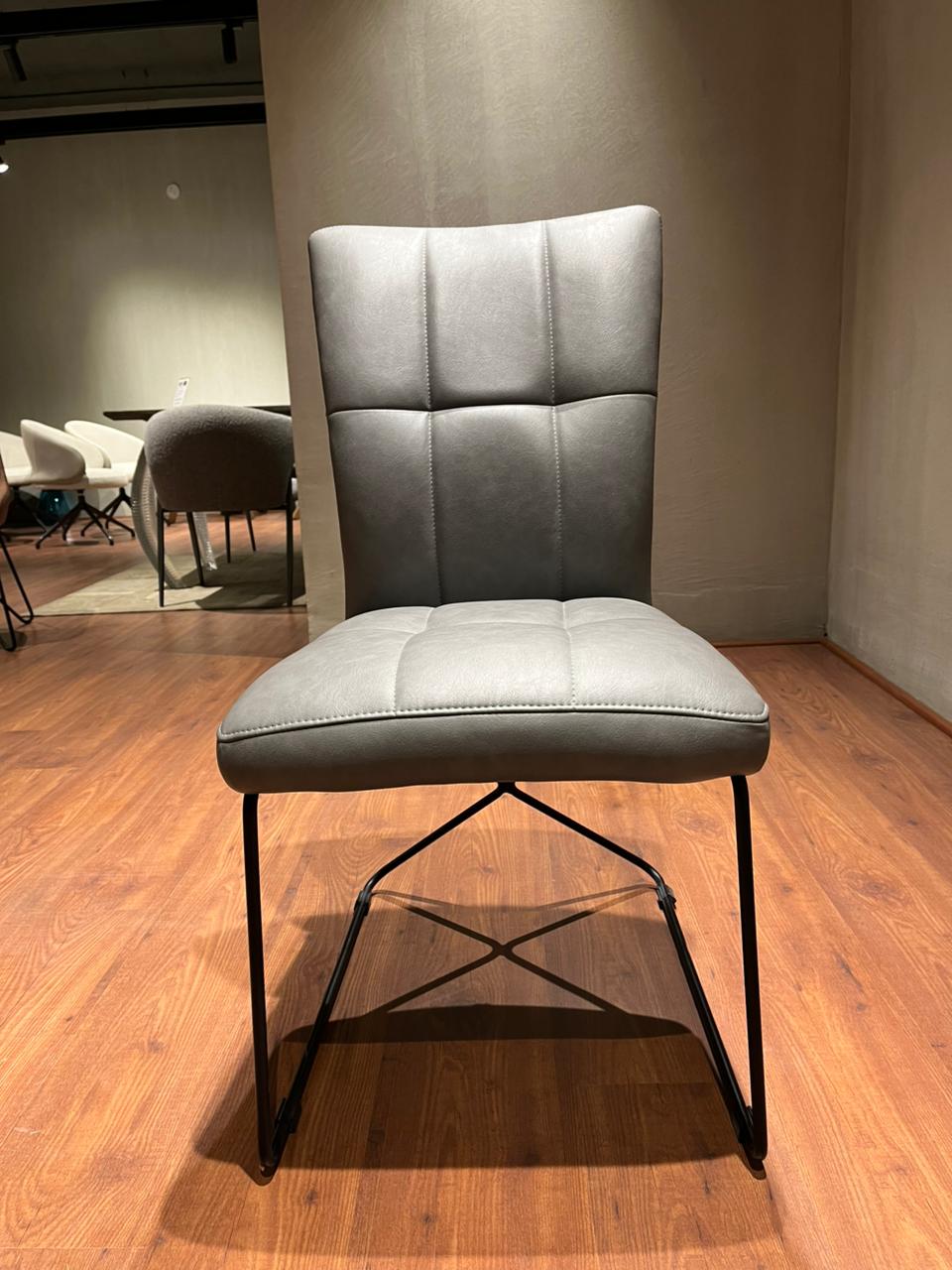VD6302 - DINING CHAIR - HYD DASH(BESPOKE)