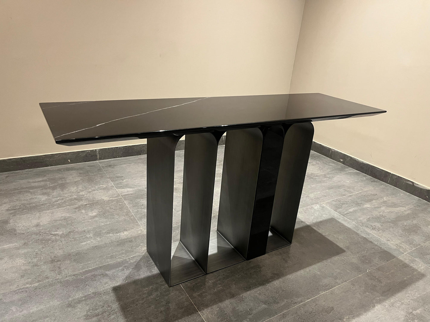 DT896-1 - CONSOLE TABLE - NAR