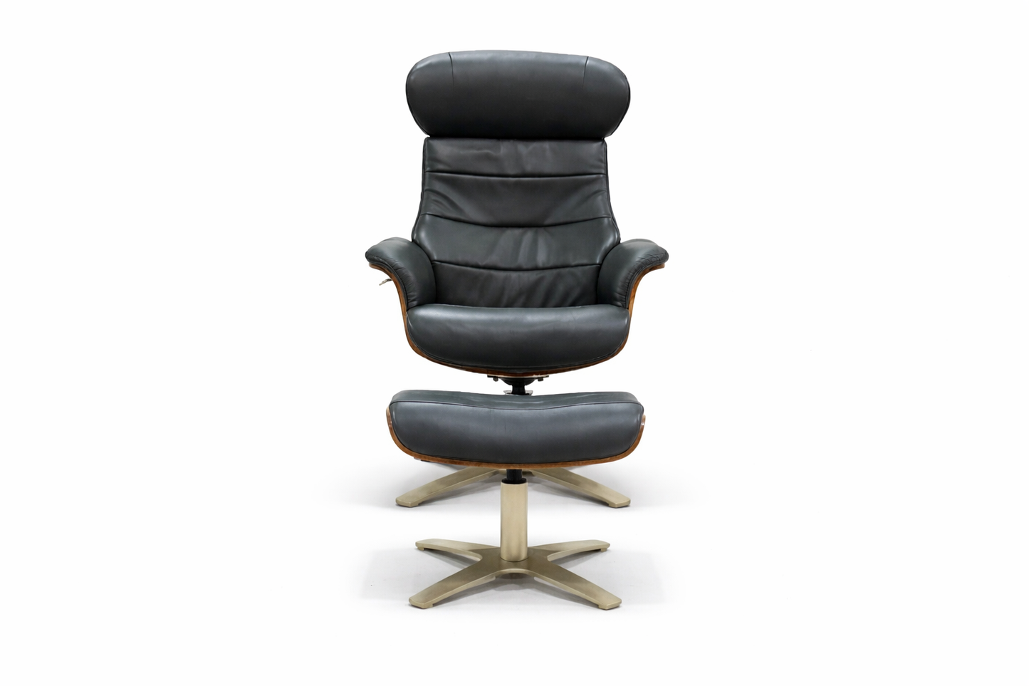 A928(3) - CHAIR+OTTOMAN - BLR WH