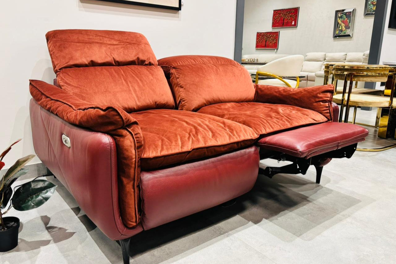 KM.5166 - 2 SEATER RECLINER(ELECTRIC) - OUTLET