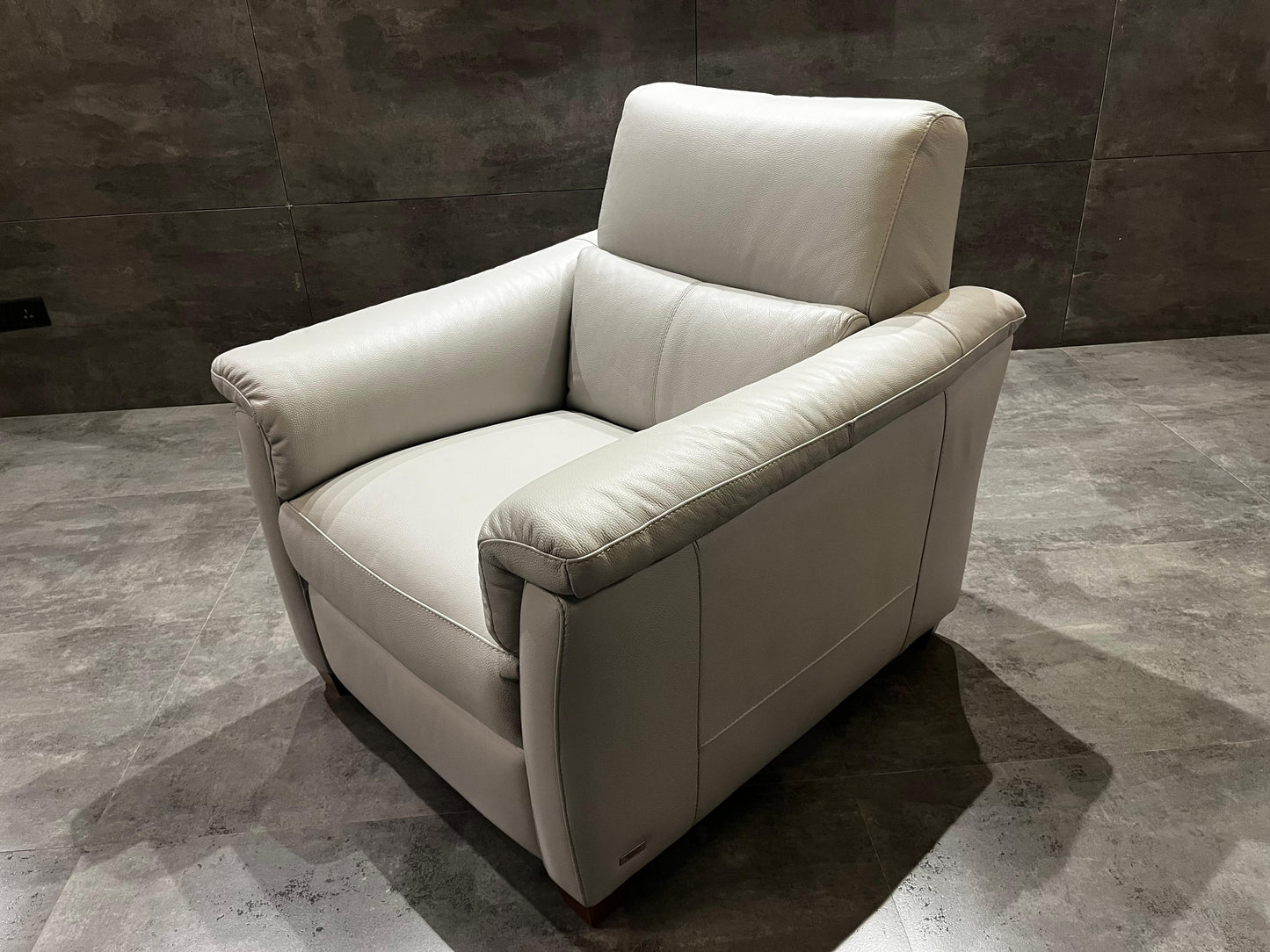 C068 - 3+2+1 SEATER RECLINER(ELECTRIC) - NAR