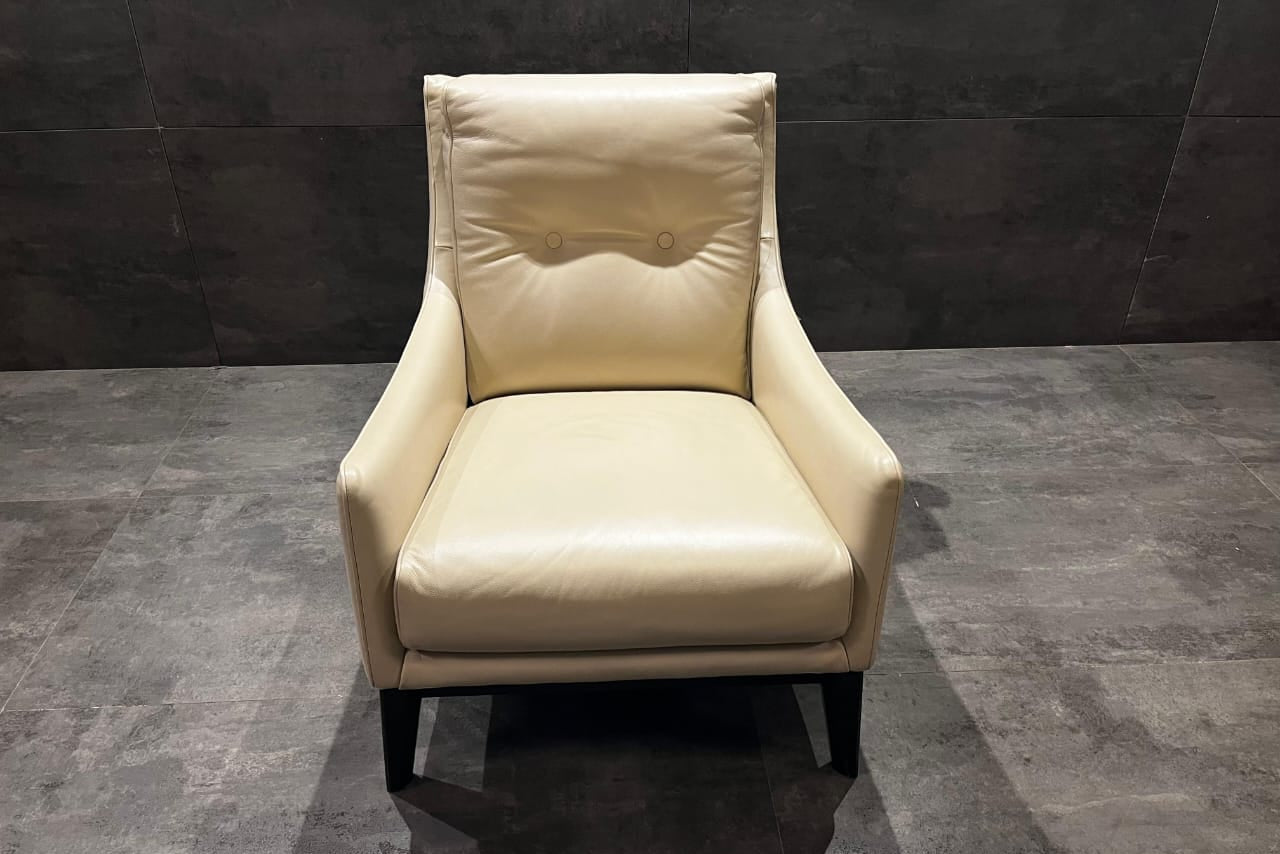 C011 - 1 SEATER ACCENT CHAIR - NAR
