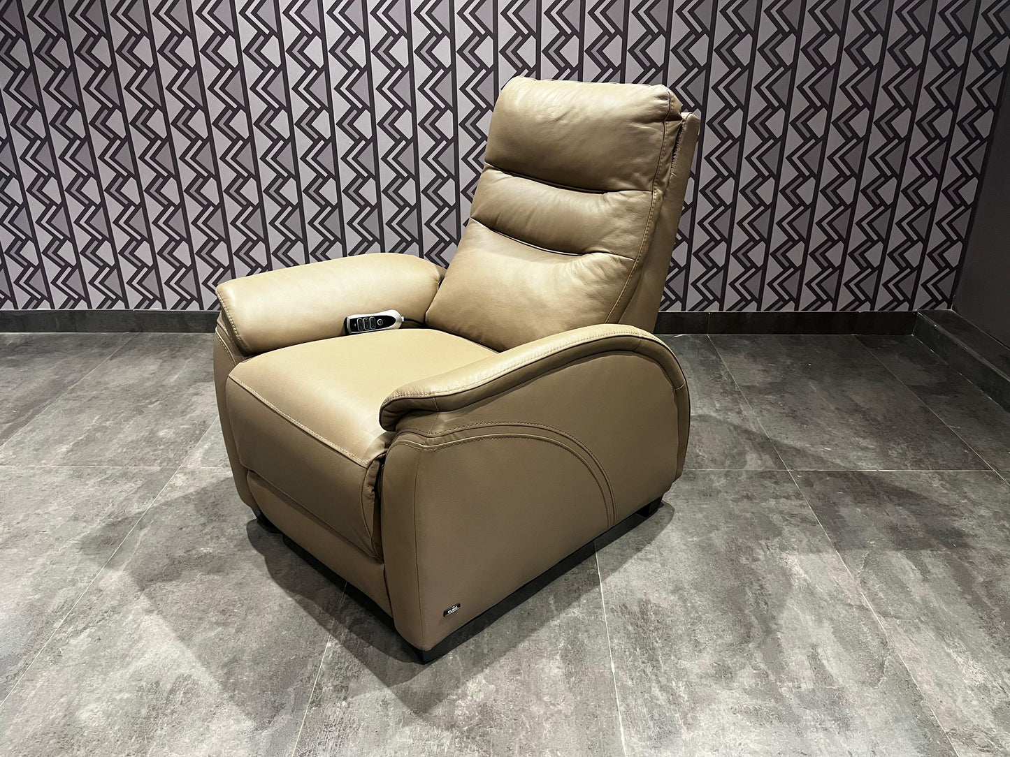KUKA KM.A121 - 1 SEATER RECLINER(ELECTRIC) - NAR