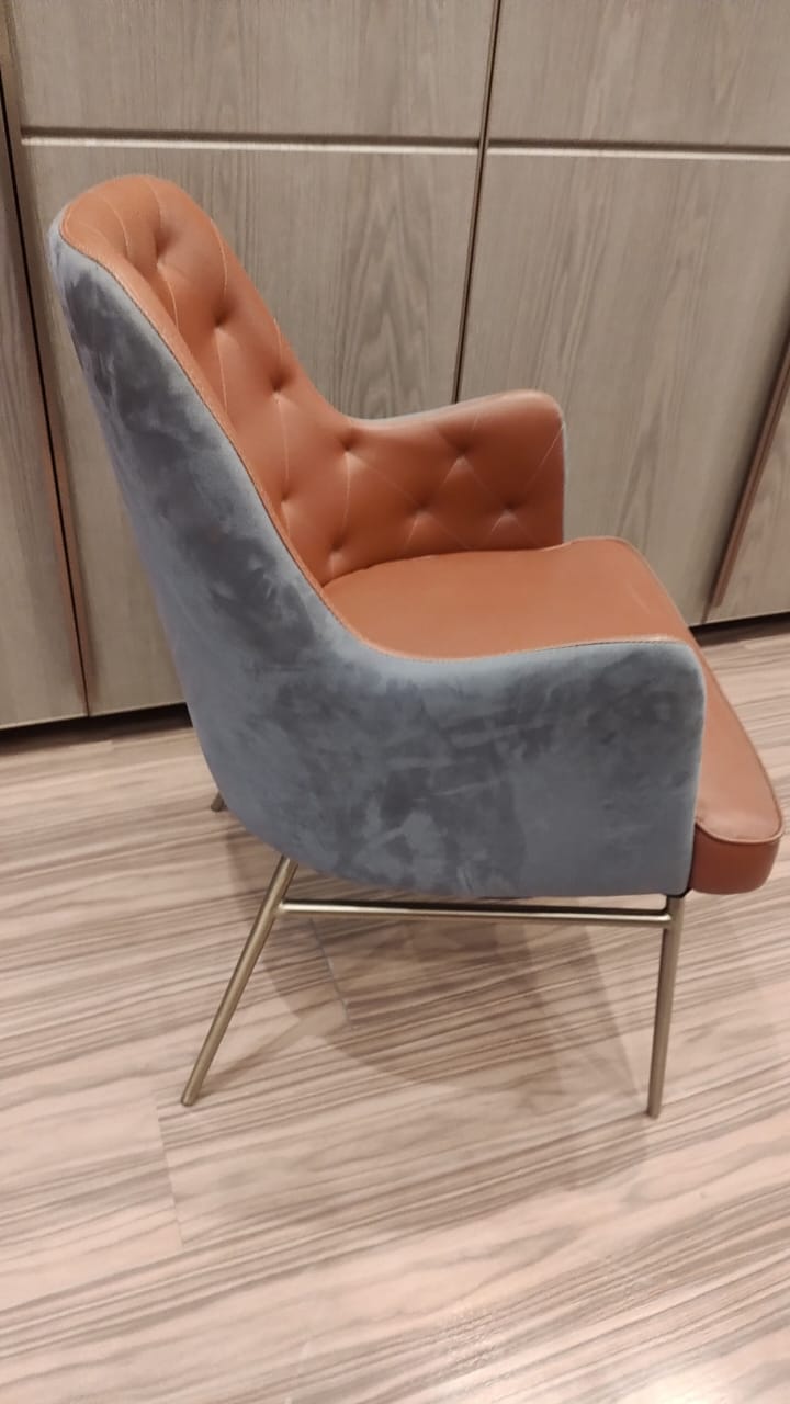 D5804-01A(4) - DINING CHAIR - BWDA