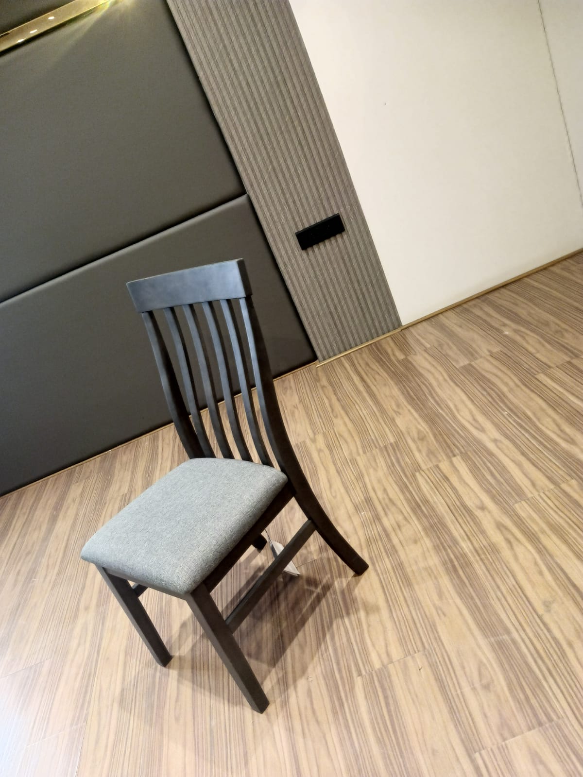 D464-01(1) - DINING CHAIR - BWDA