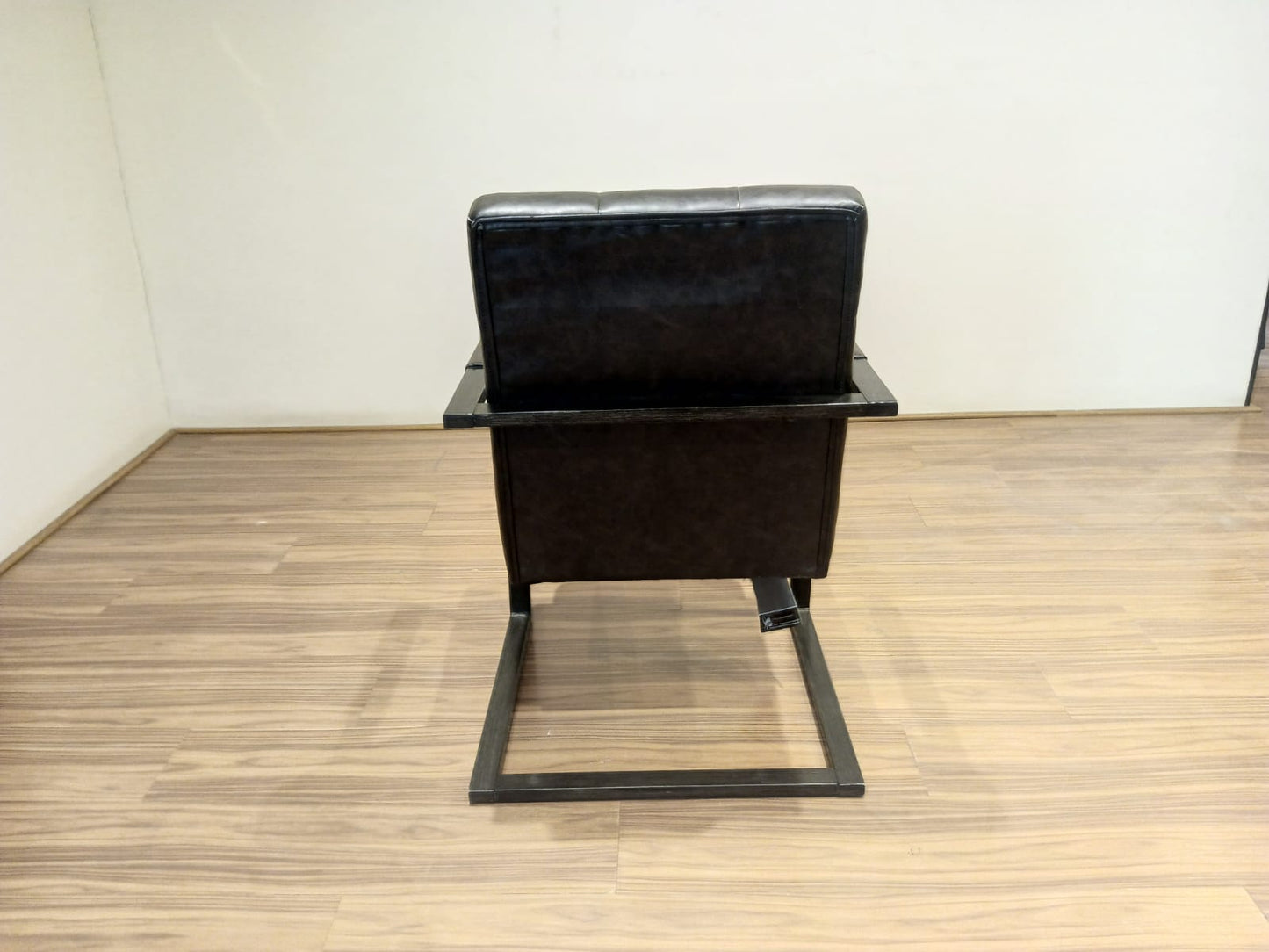 H633-02A - OFFICE CHAIR - BWDA