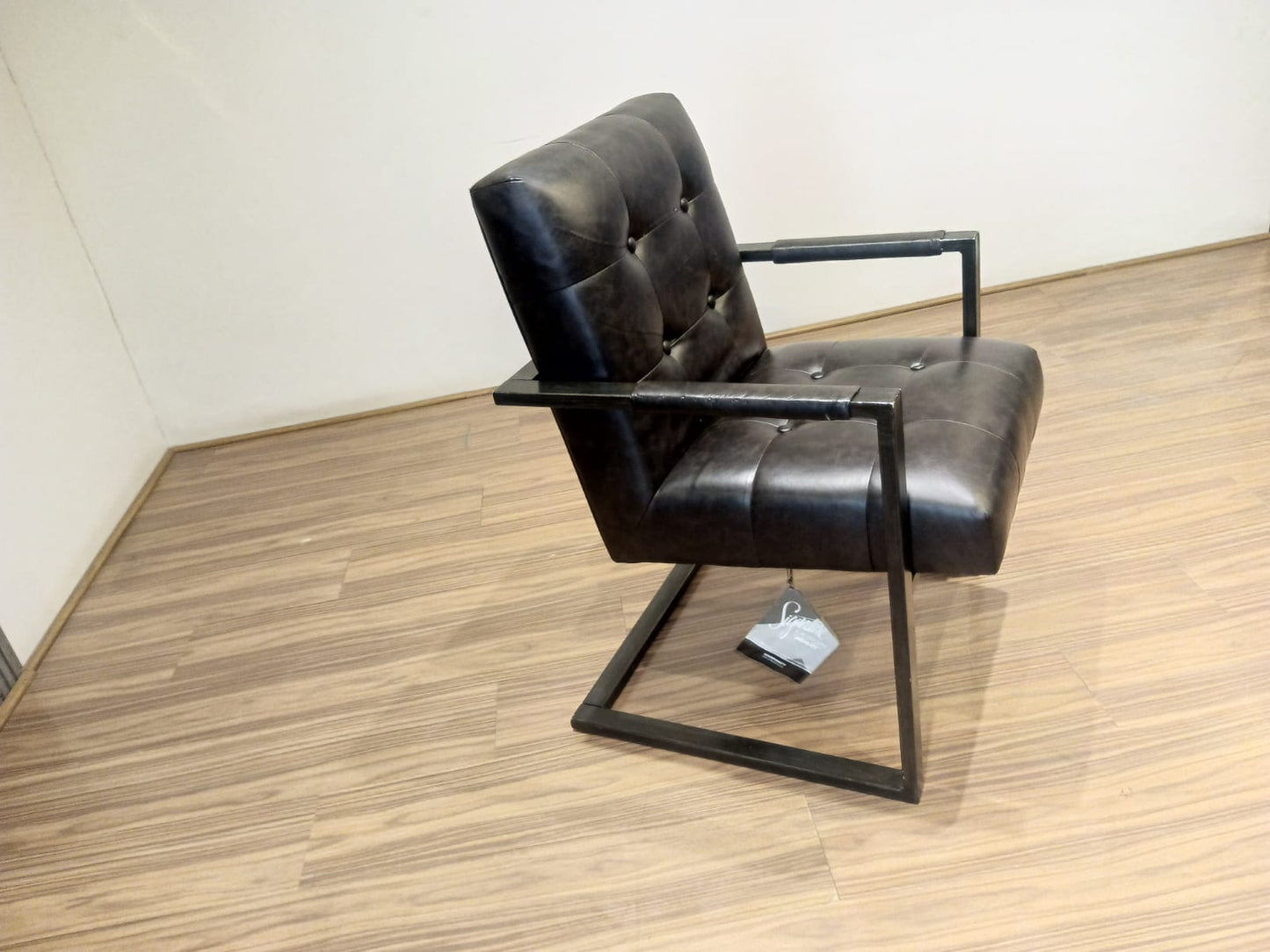 H633-02A - OFFICE CHAIR - BWDA