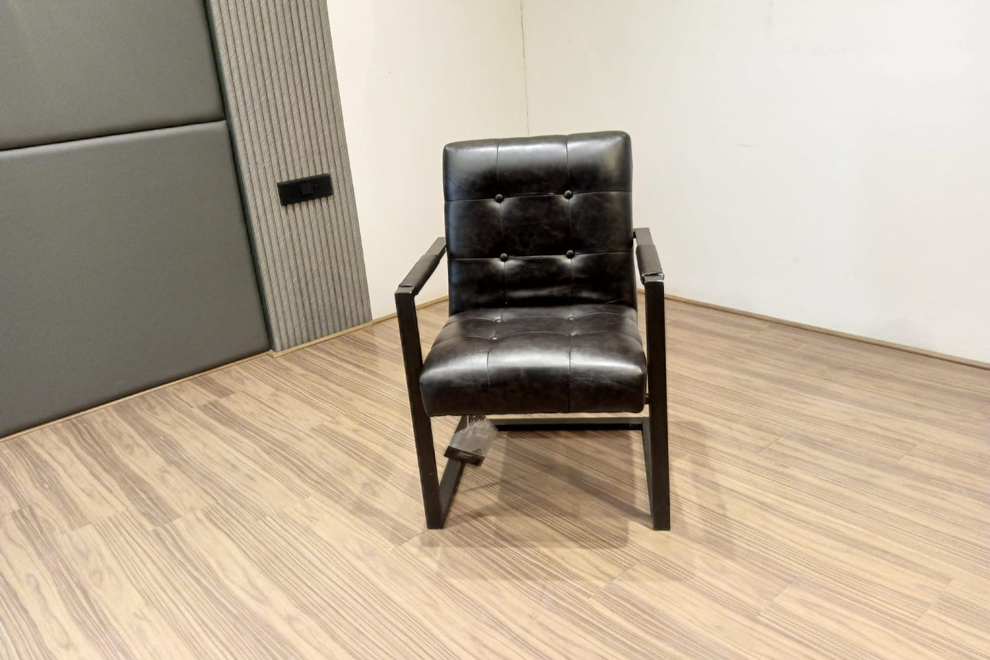 H633-02A - OFFICE CHAIR - BWDA