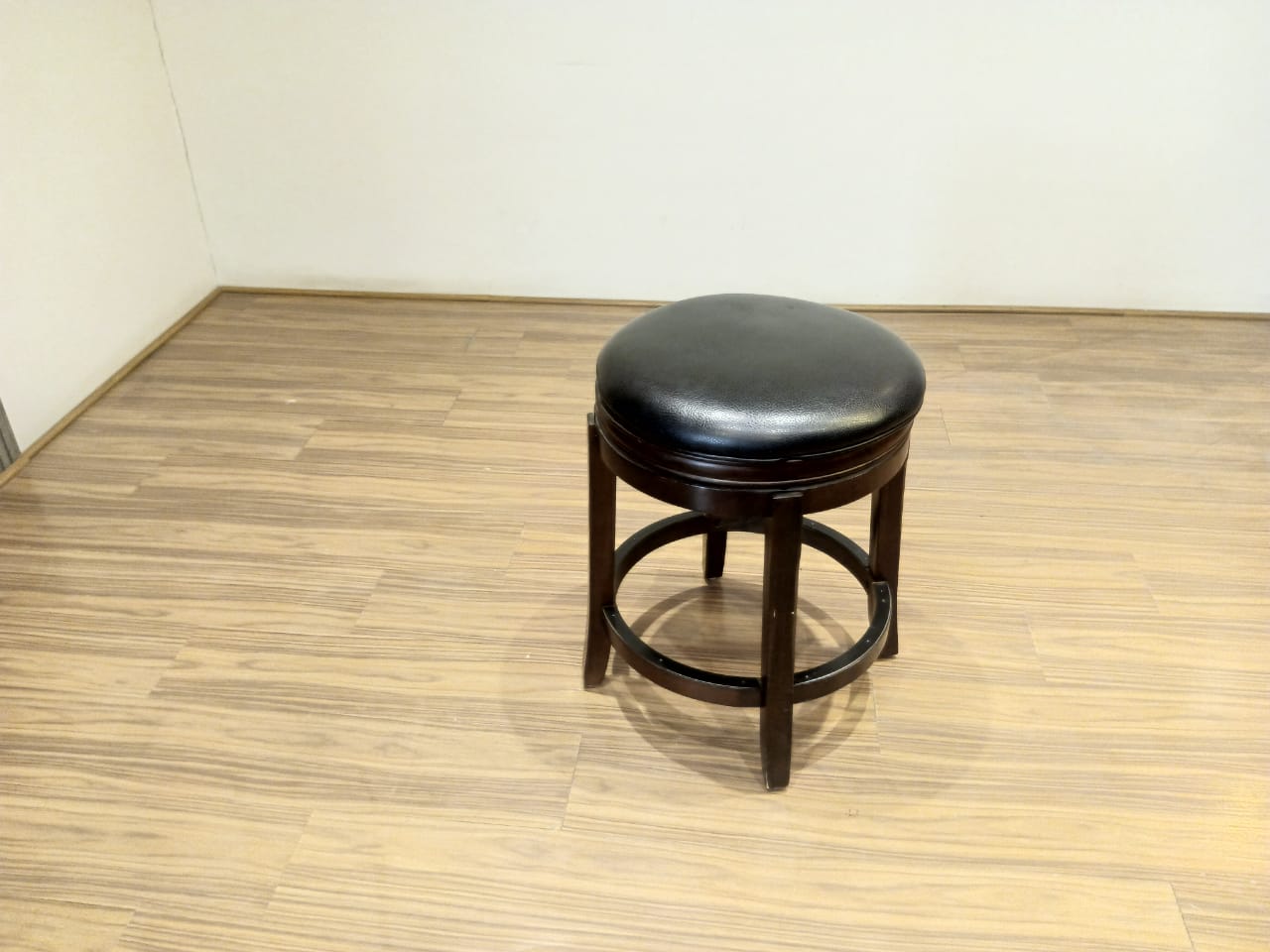 D697-324 - BARSTOOL - BWDA