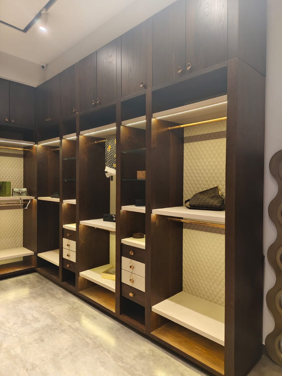 WALKIN WARDROBE - NAR DASH(BESPOKE)