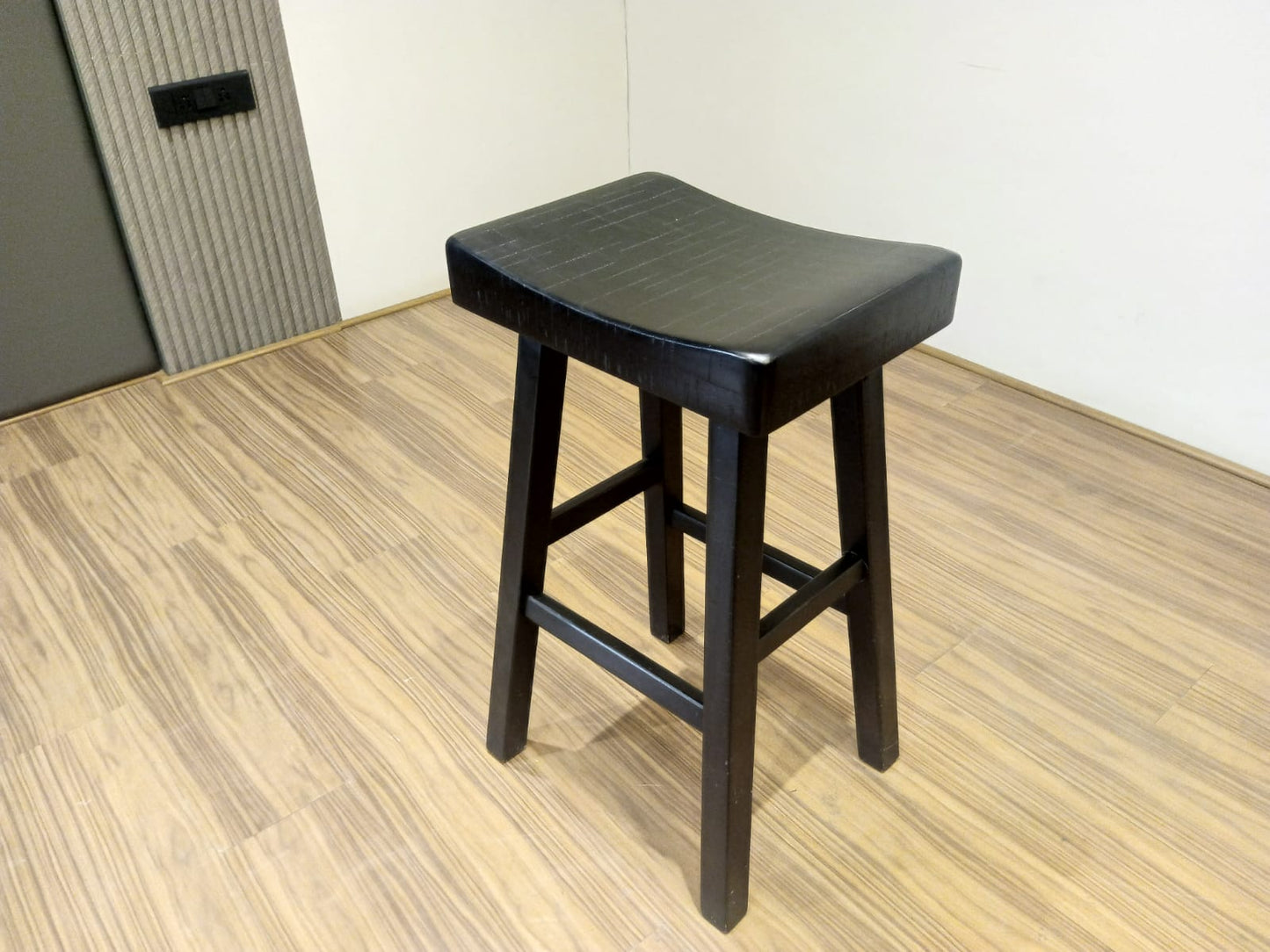 D548-530 - BAR STOOL - BWDA