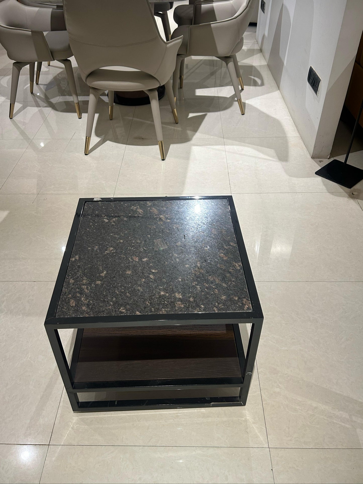 PT1561TD - SIDE TABLE - GB