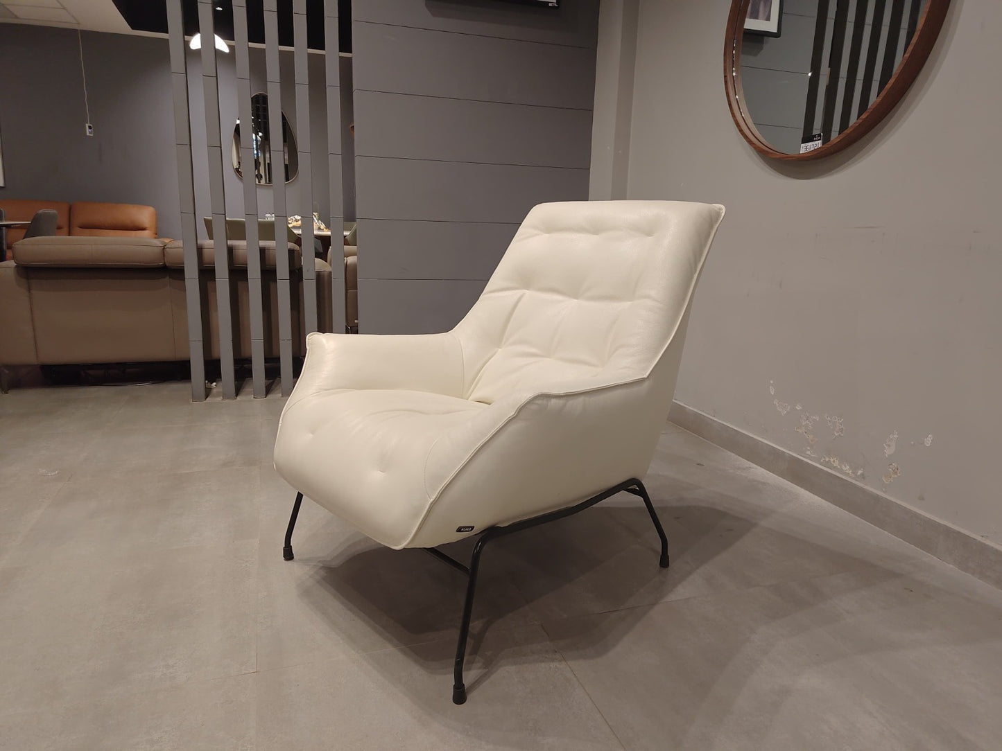 A1118 - ACCENT CHAIR - BWDD