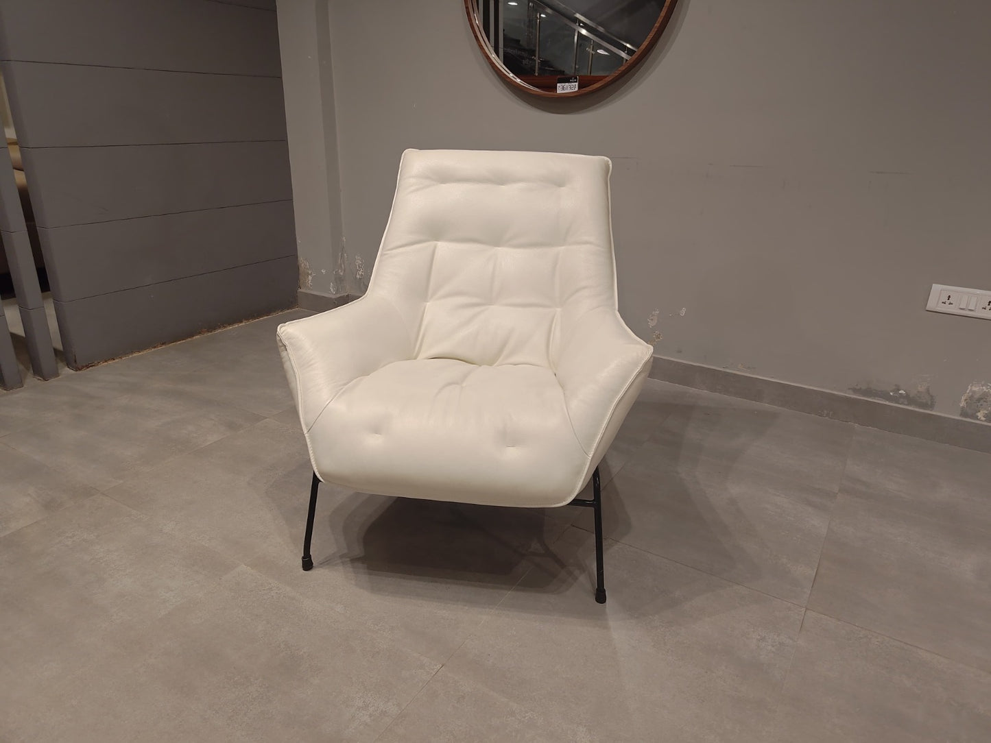A1118 - ACCENT CHAIR - BWDD