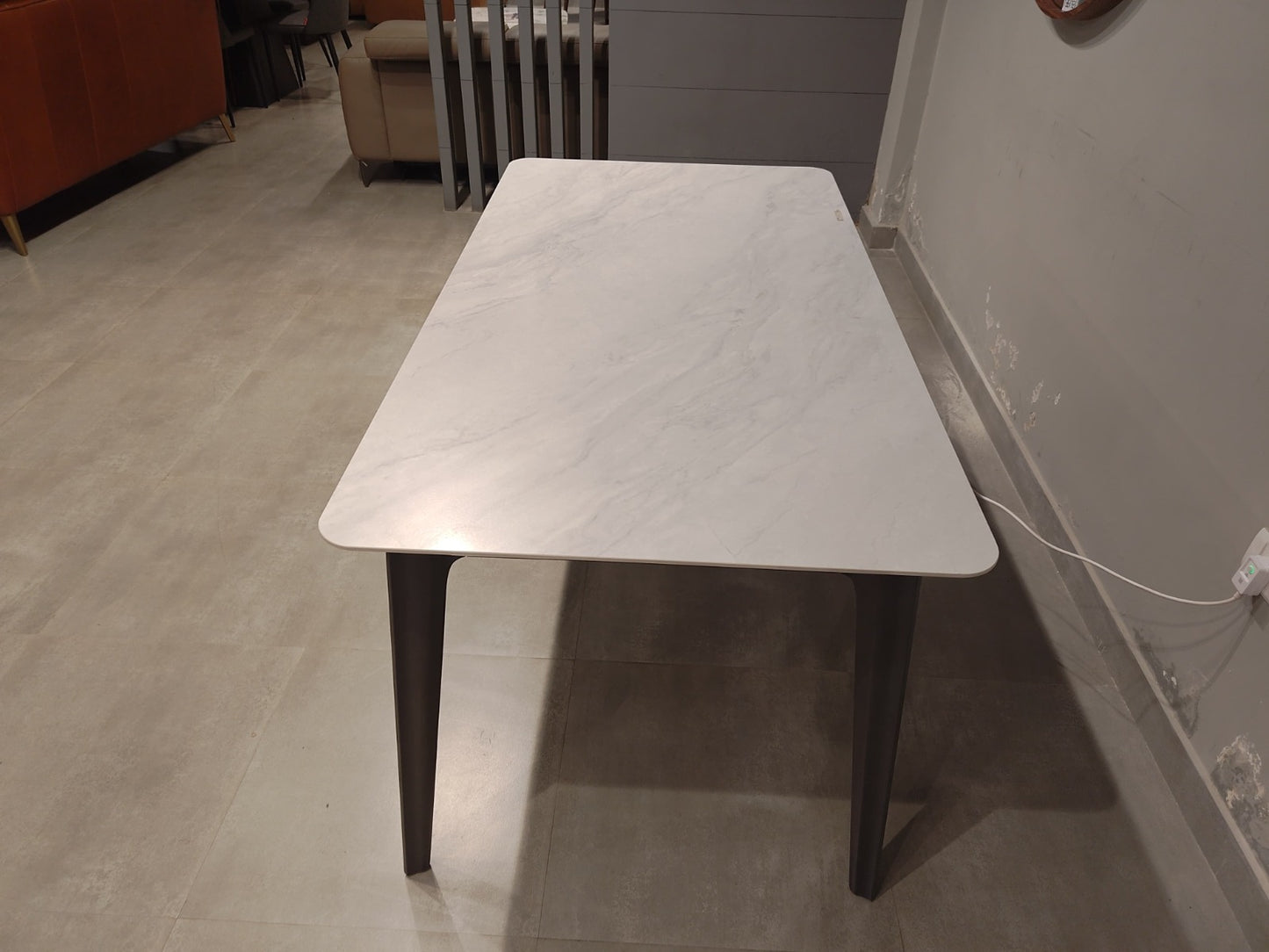 PT3211T-1 - DINING TABLE - BWDD