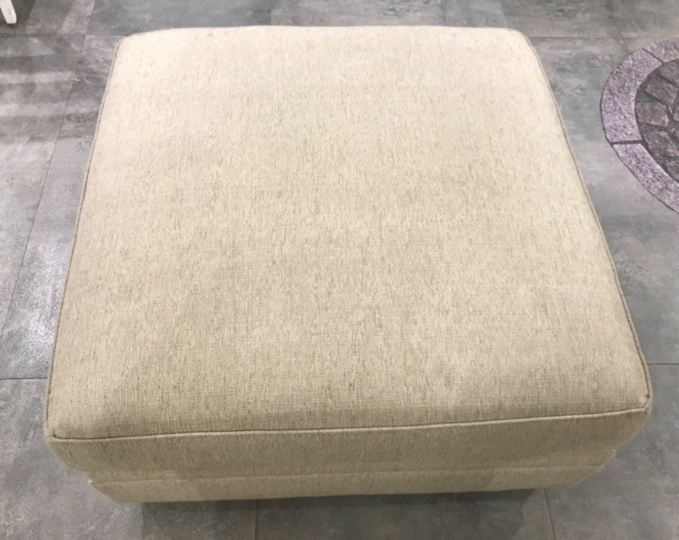 5250111 - OTTOMAN - MUM