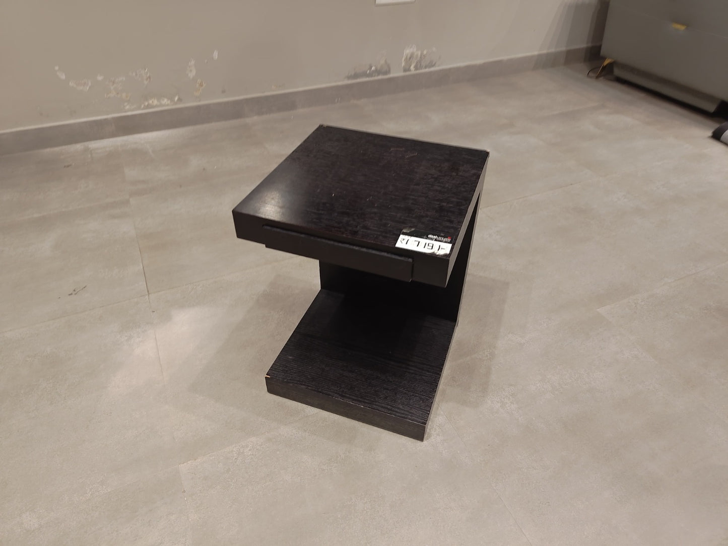 CT-117 - SIDE TABLE - BWDD