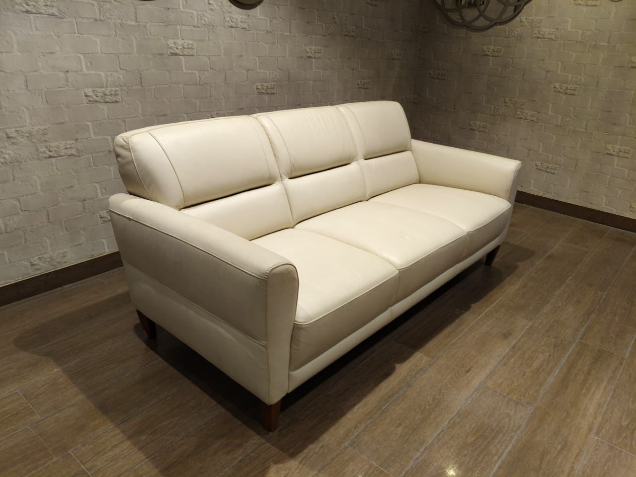 C131-065 - 3 SEATER - WFD