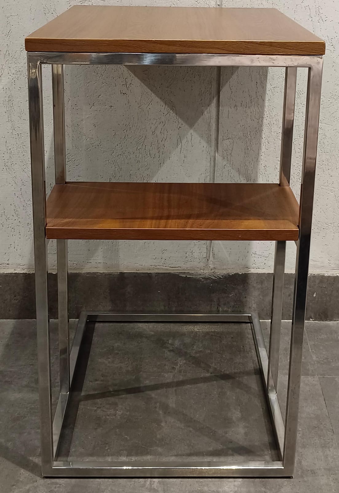 CT- 186 B - SIDE TABLE - STJ