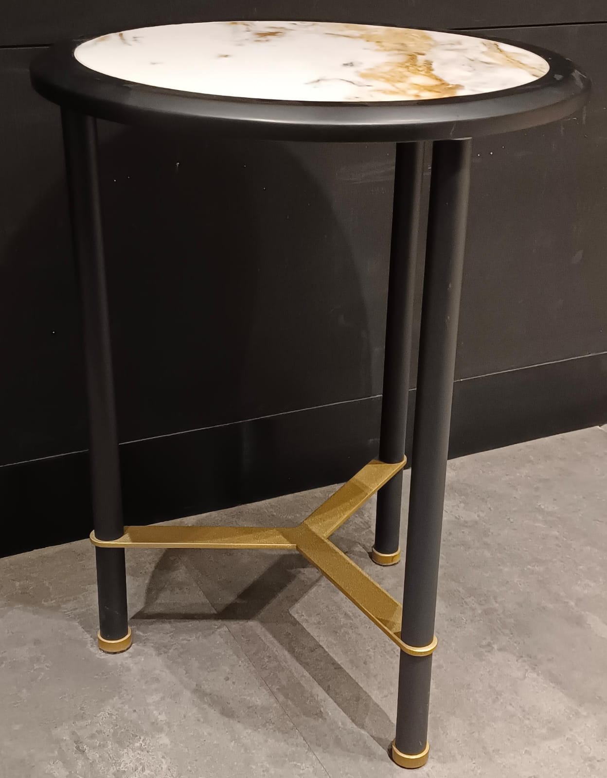 ET-E19138-R - SIDE TABLE - STJ