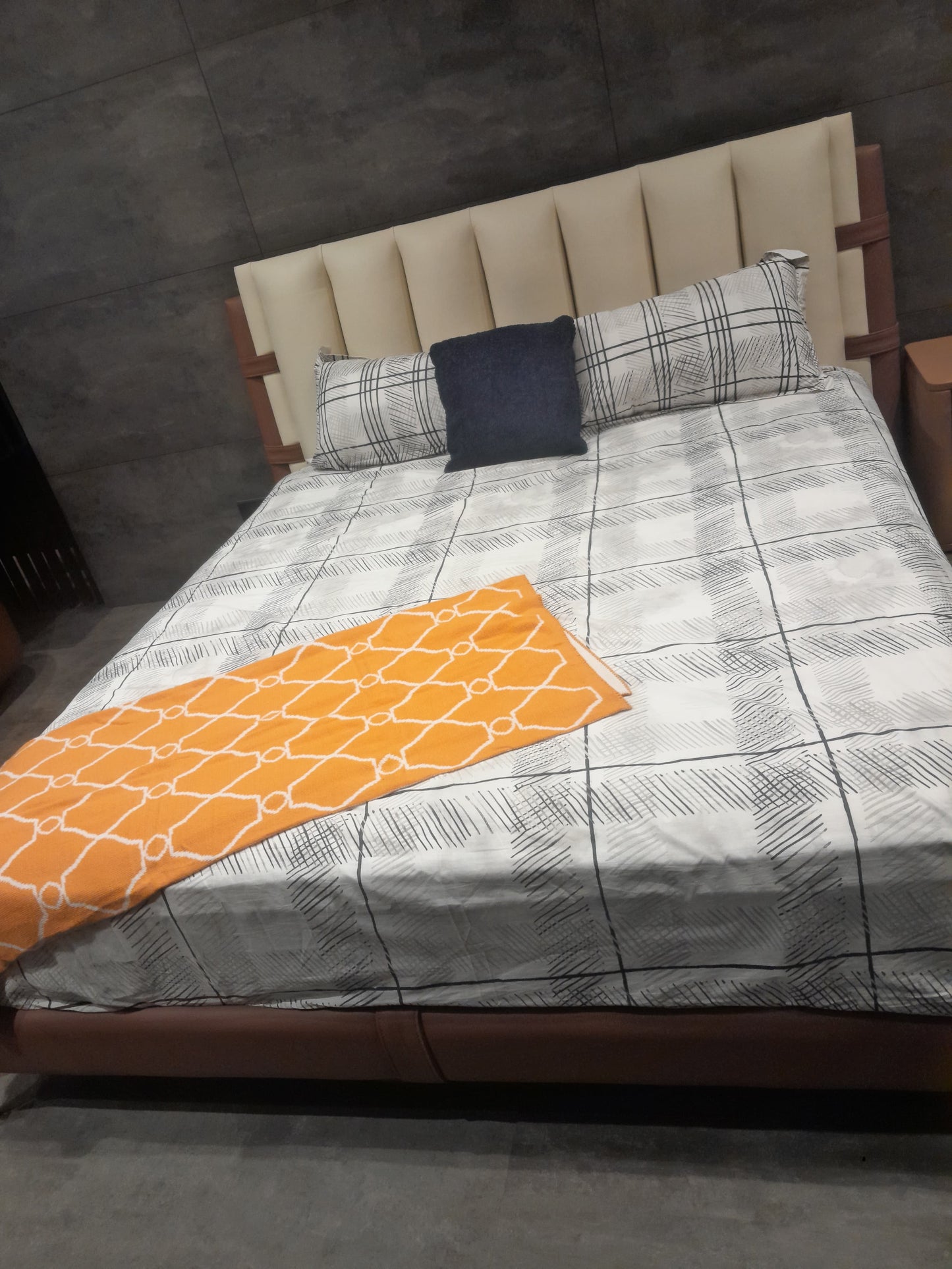 SYMPHONY - KING BED - MDP