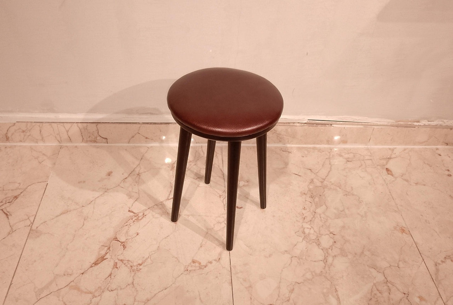 D827 - STOOL - BSK
