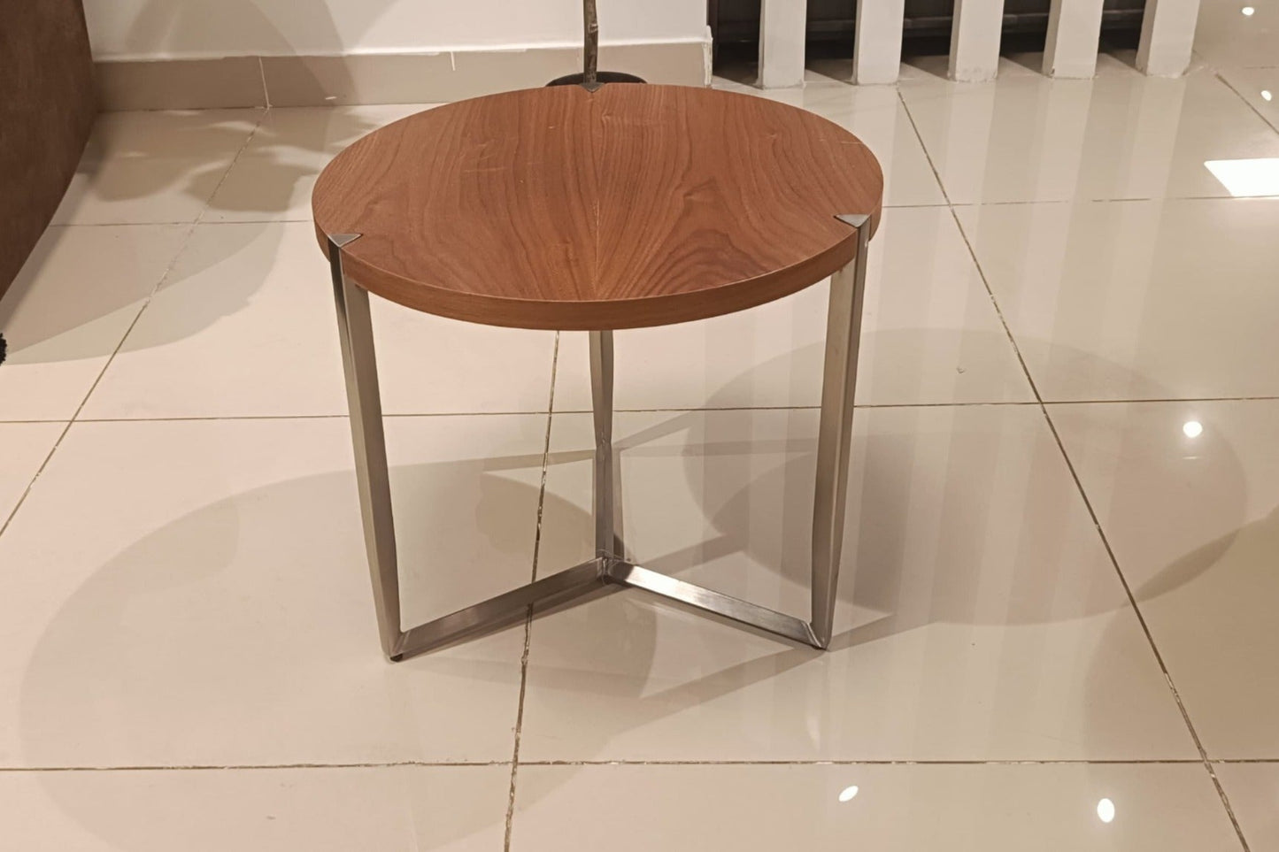 ROUND - END TABLE - BH