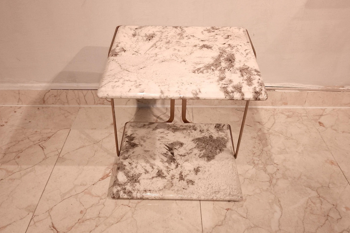 HZ-CT-563 - END TABLE - BSK