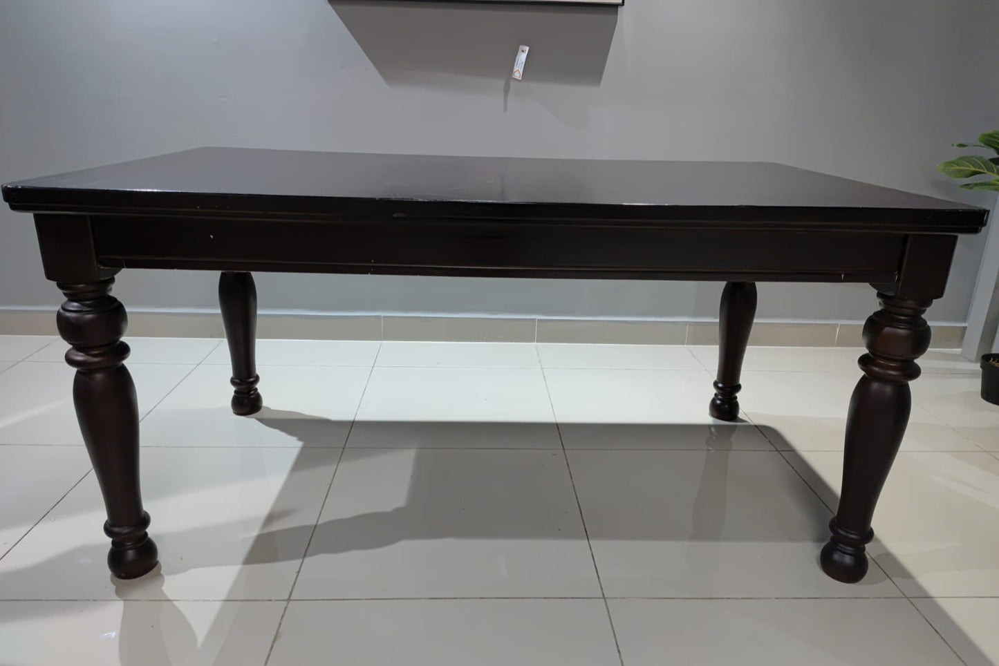 D697-25 - DINING TABLE - BH