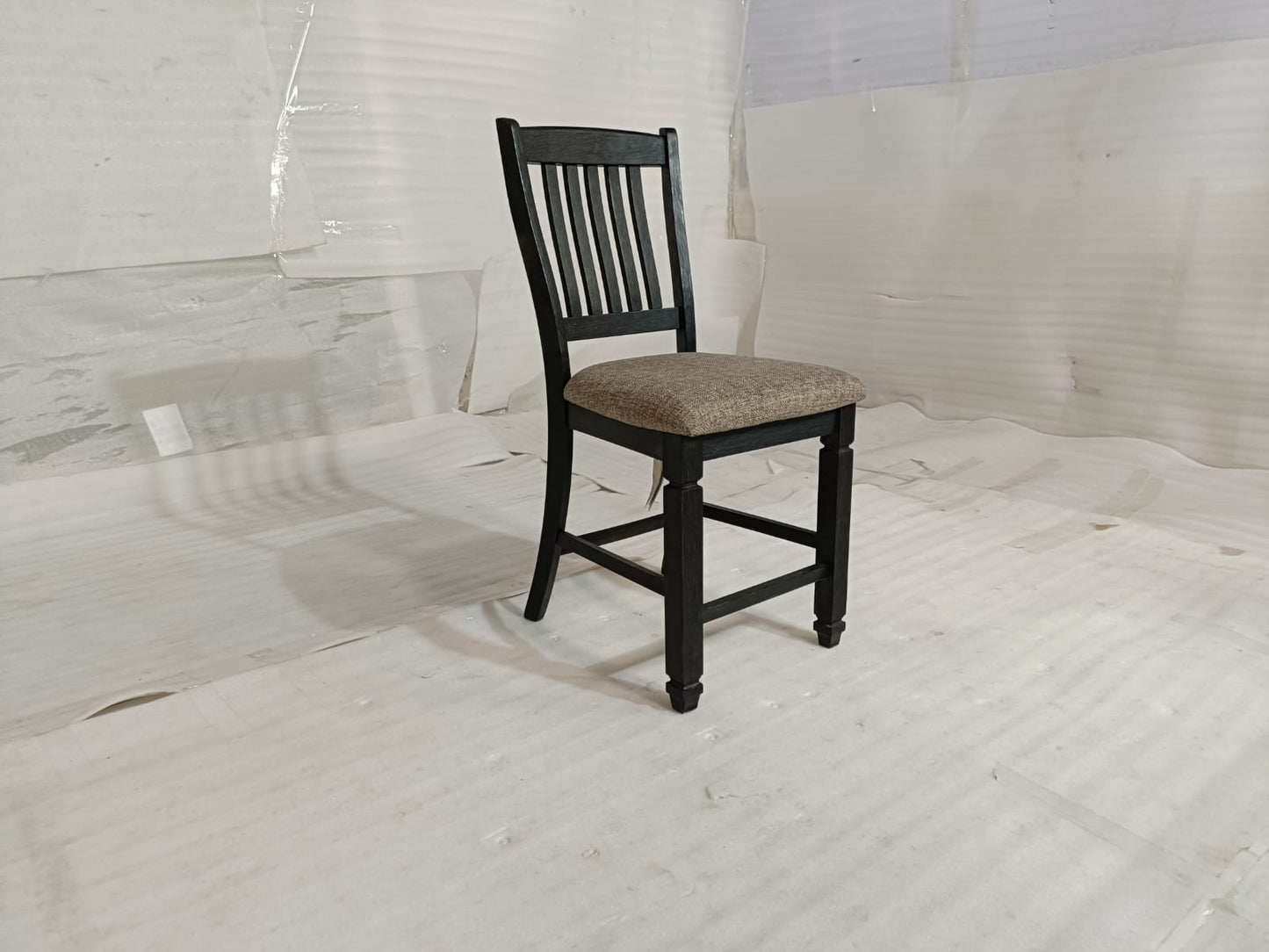 D736-124(17) - BAR STOOL - BLR WH