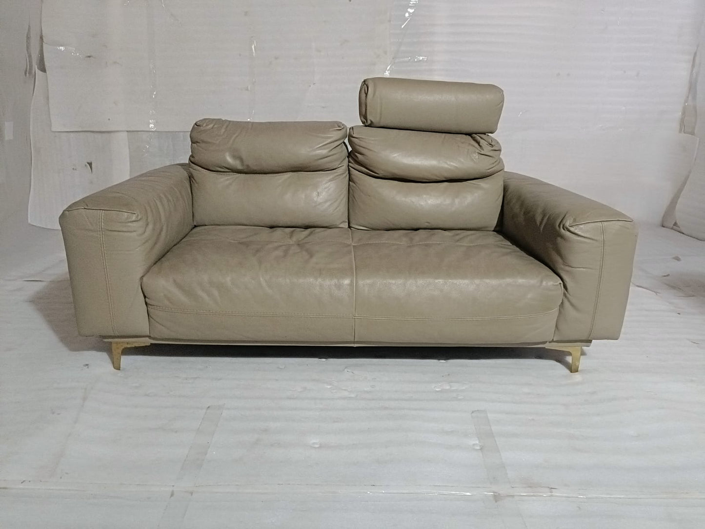 5620 - 2 SEATER - BLR WH