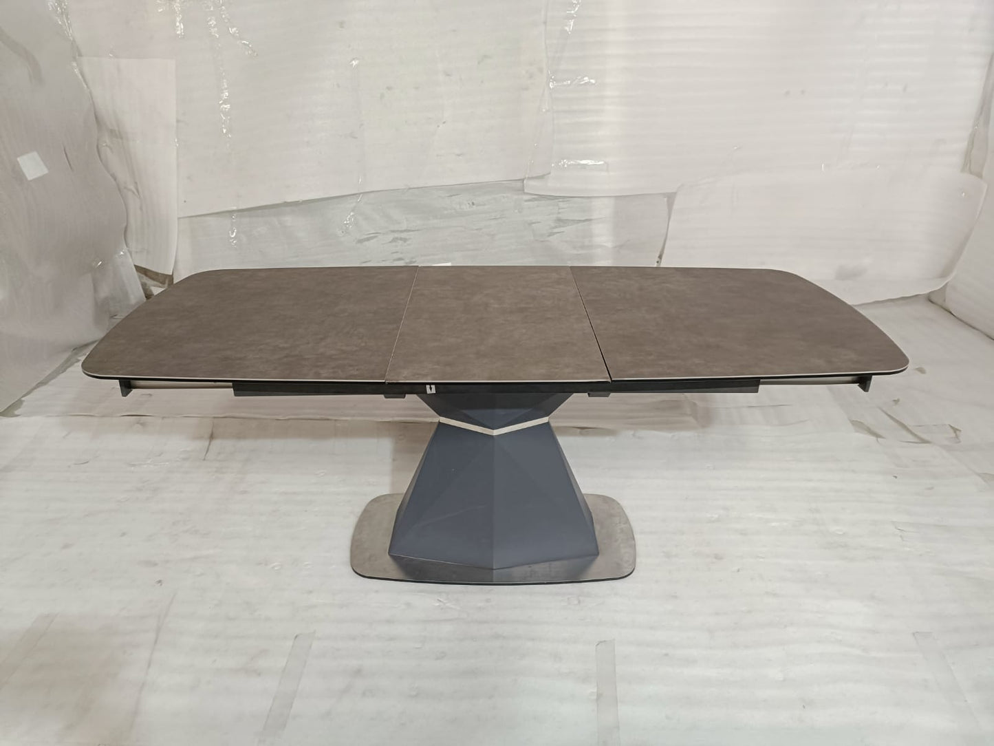 VA9646GN - EXTENSION DINING TABLE - BLR WH