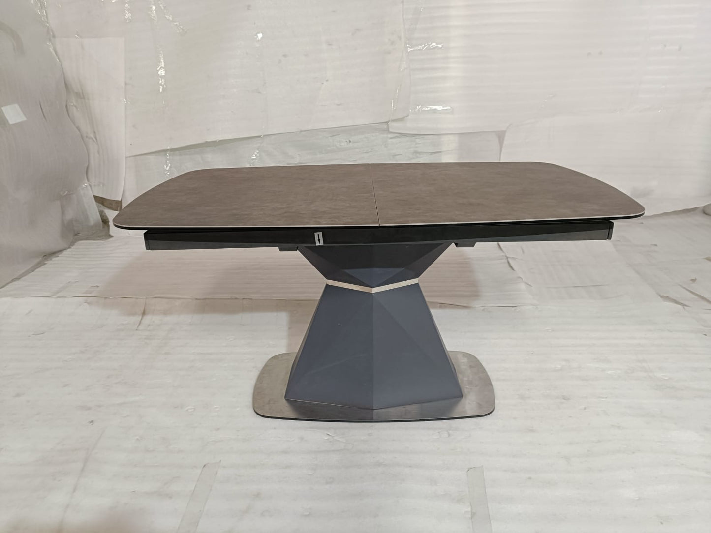 VA9646GN - EXTENSION DINING TABLE - BLR WH