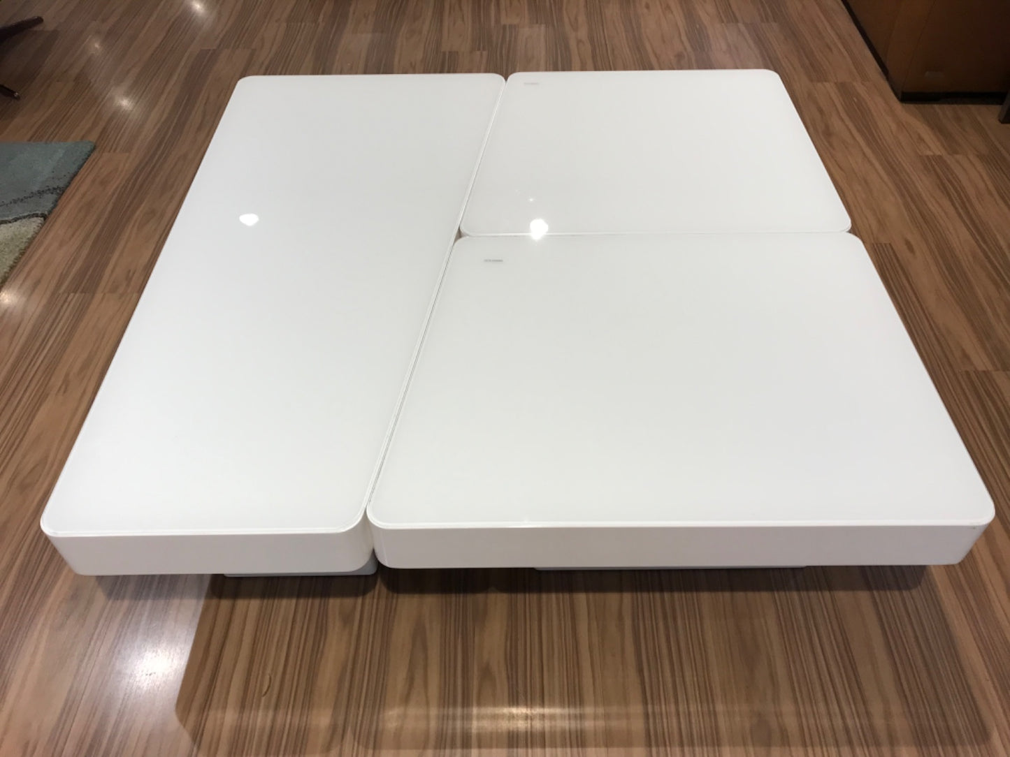 HA-02 - COFFEE TABLE - OUTLET
