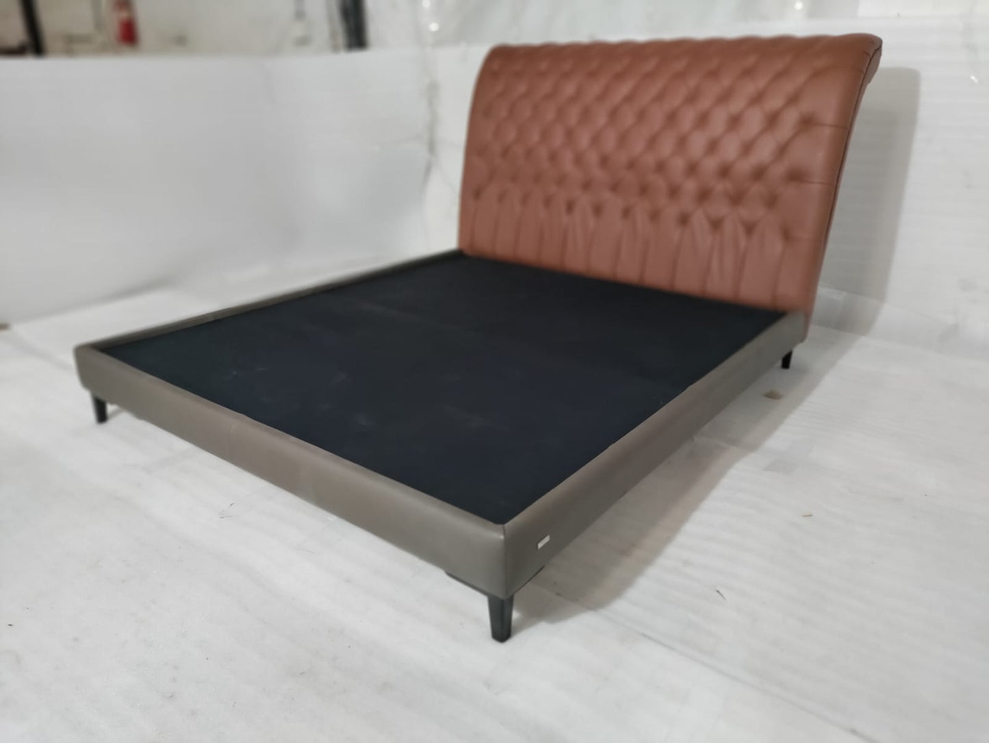 RIO - KING BED - OUTLET