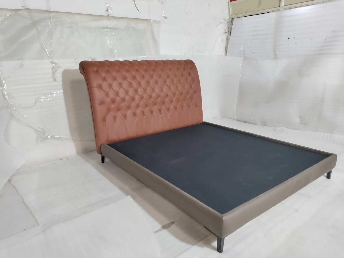 RIO - KING BED - OUTLET