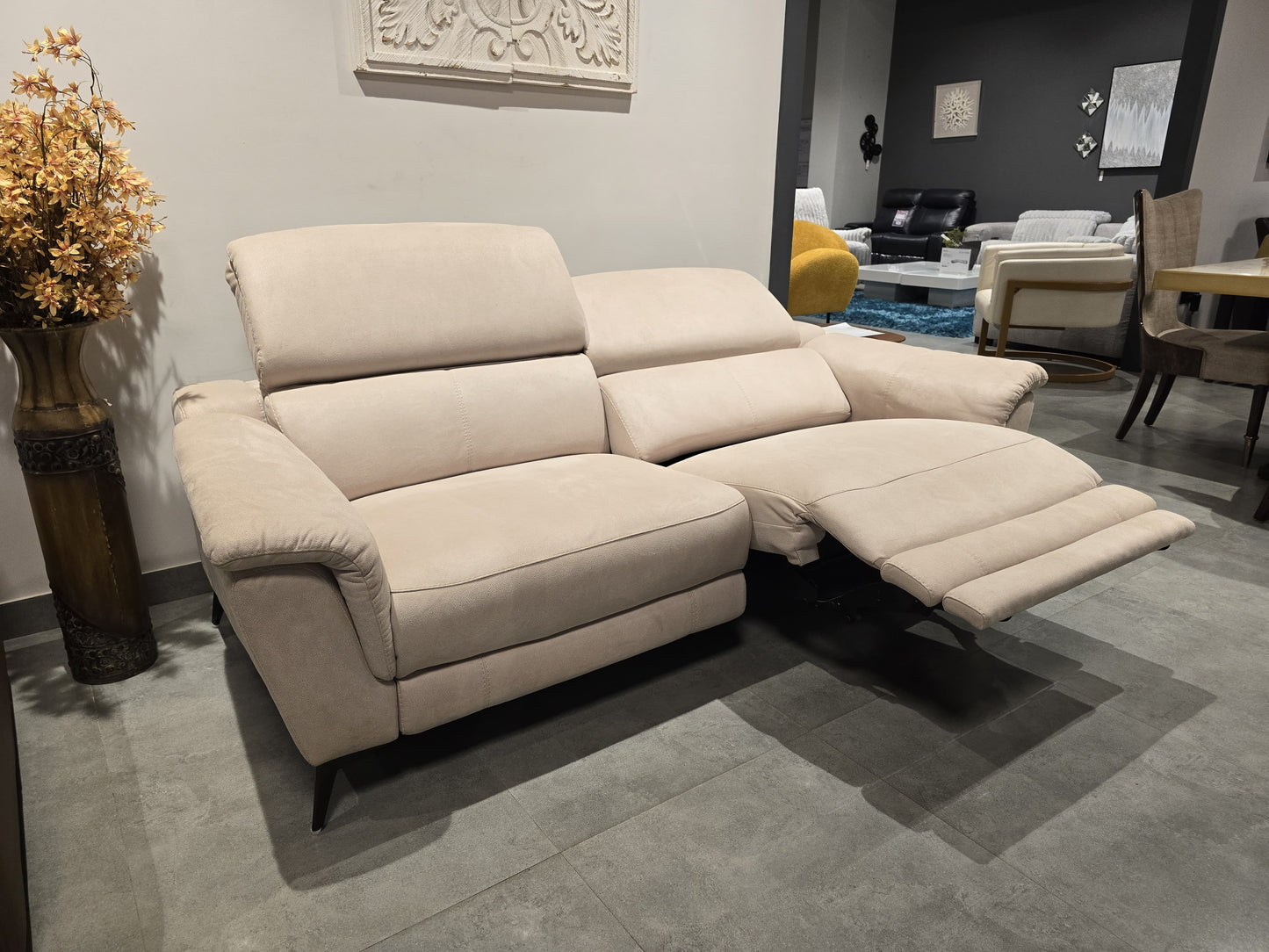 RS-12627 - 2.5 SEATER RECLINER(ELECTRIC) - OUTLET