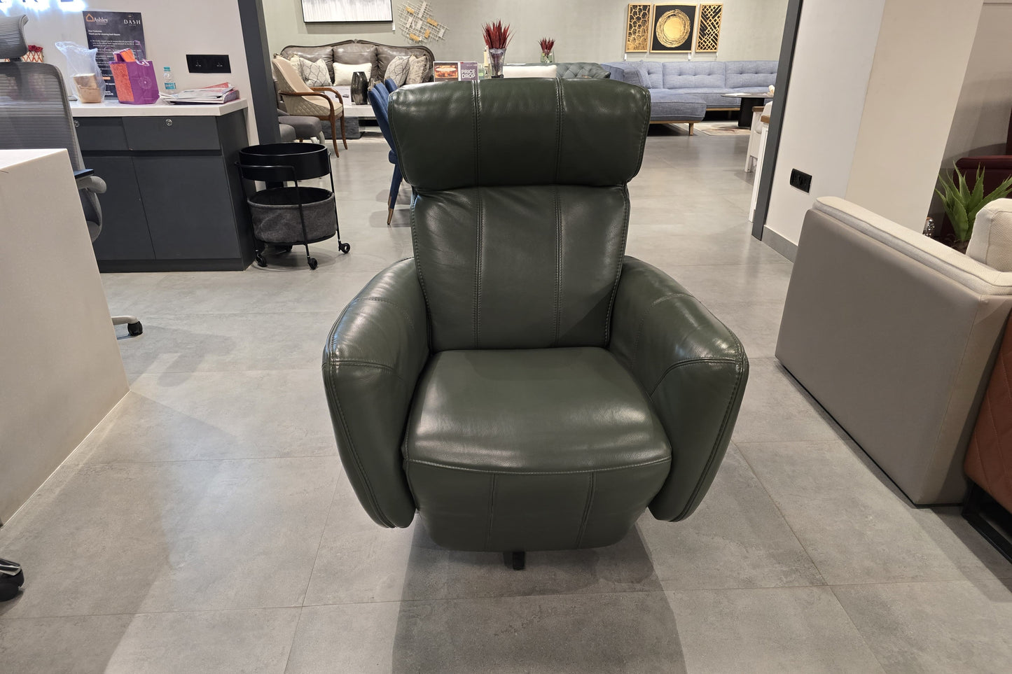 RS-B5041(1) - 1 SEATER RECLINER(ELECTRIC) - OUTLET (S56209 - 01-04-2026 - PRASHANTH KAKDE - BWDA)