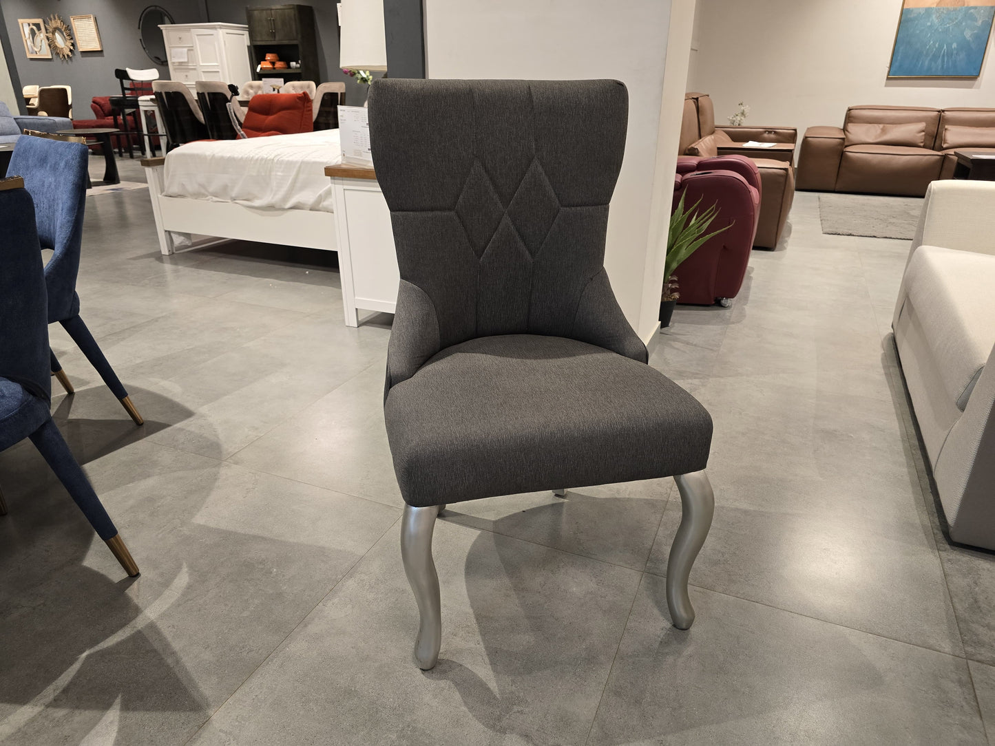 D650-01(6) - DINING CHAIR - OUTLET