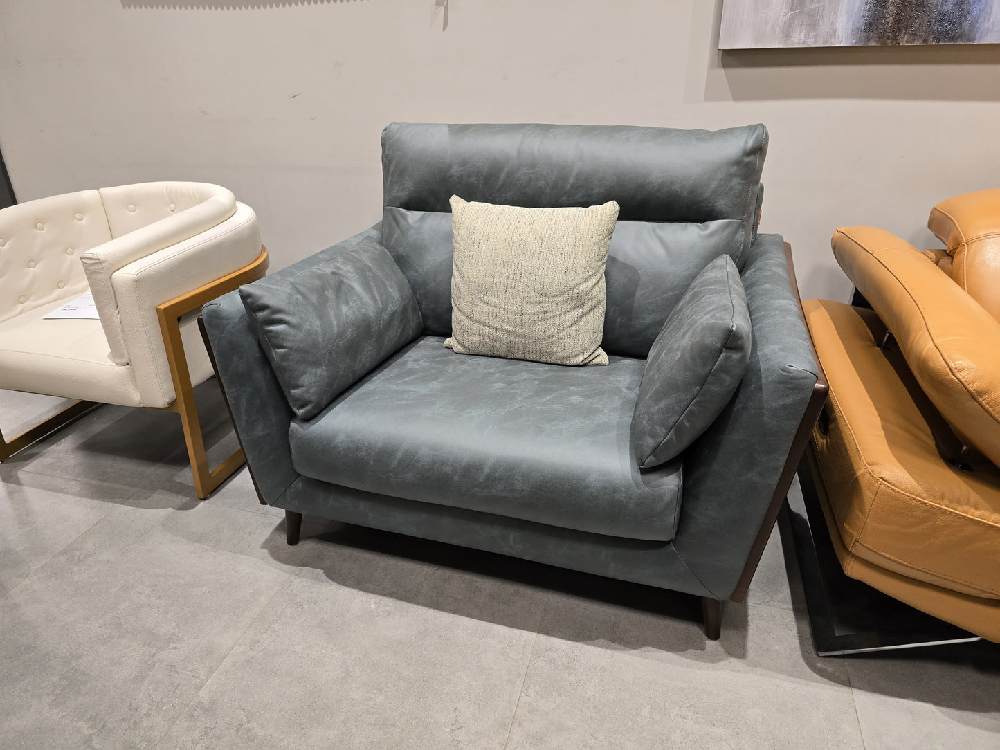 BY.656 - 1.5 SEATER - OUTLET