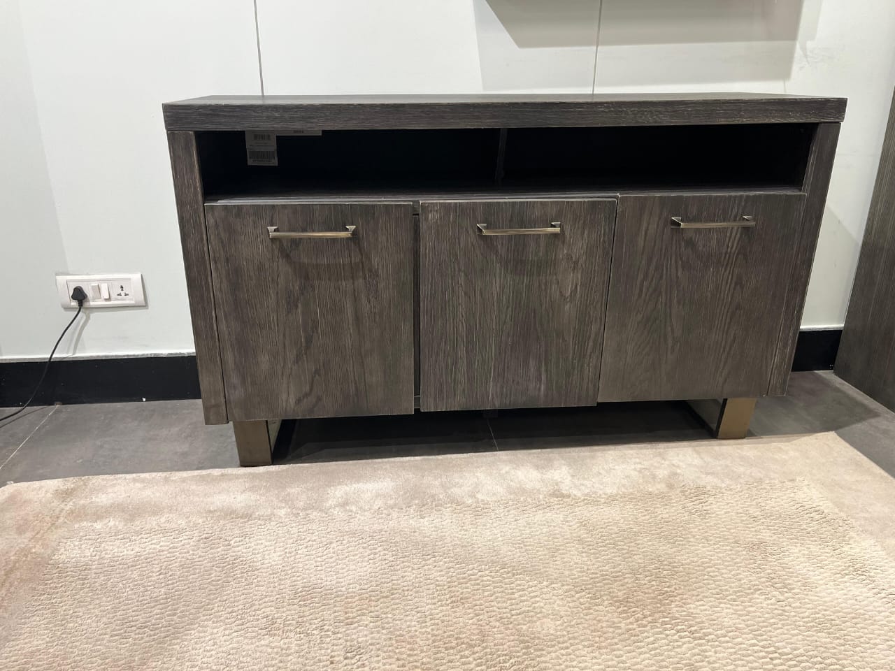 D749-60 - DINING SERVER - NAR