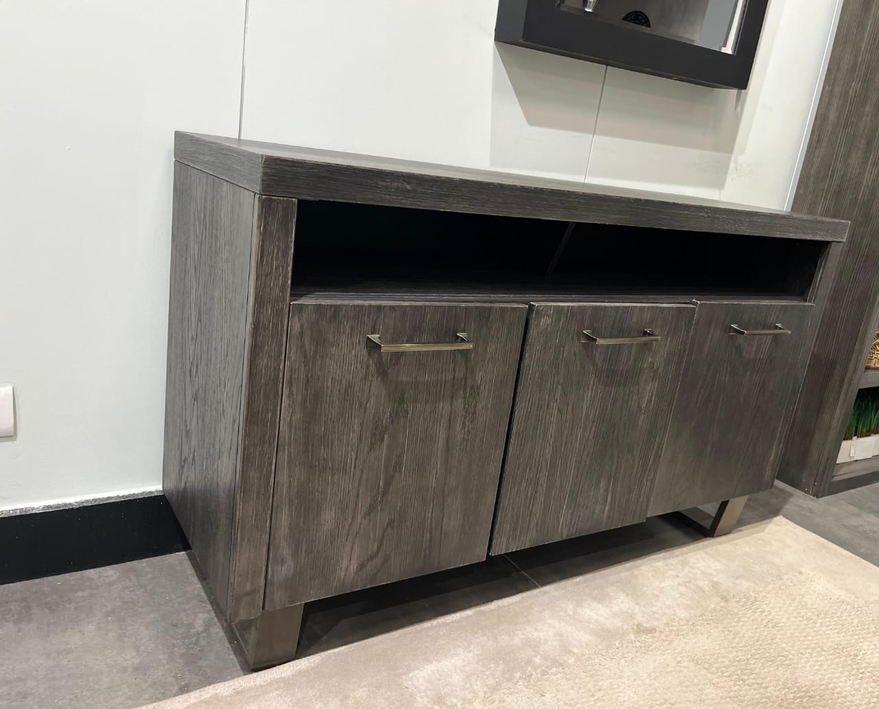 D749-60 - DINING SERVER - NAR