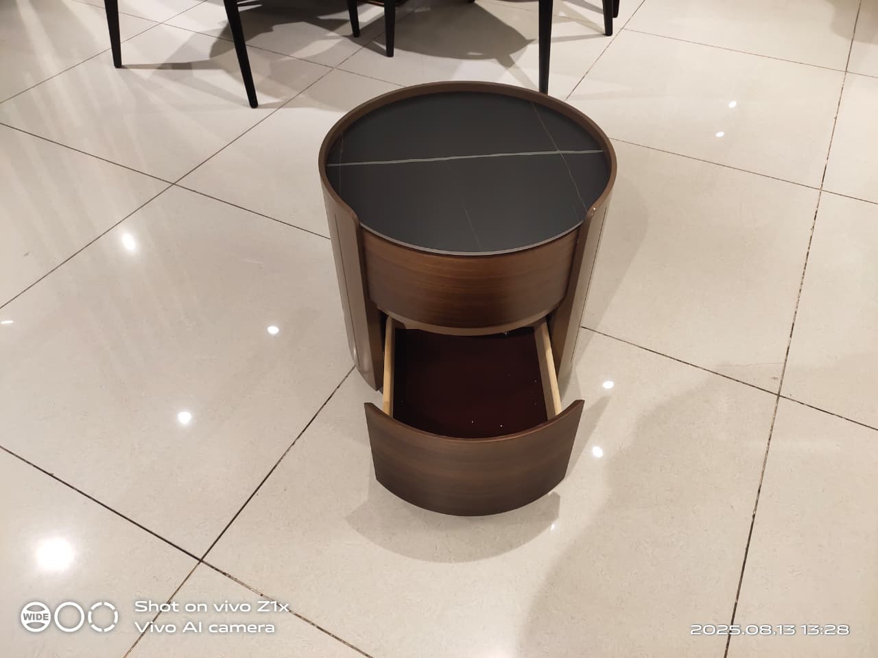 6079(1) - NIGHTSTAND - BH