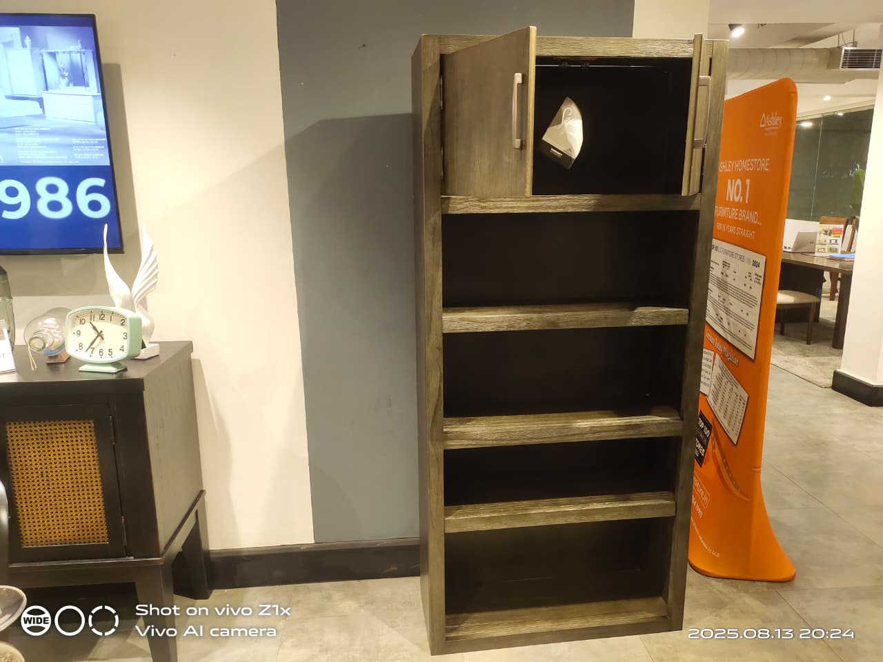 H467-17 - BOOKCASE - BH