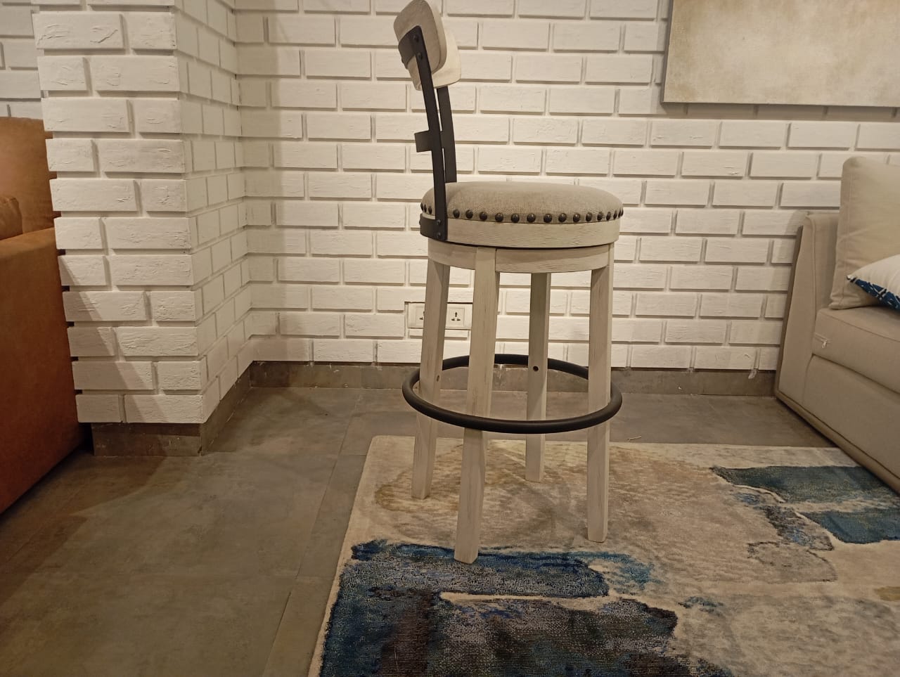 D546-530(3) - BARSTOOL - BSK