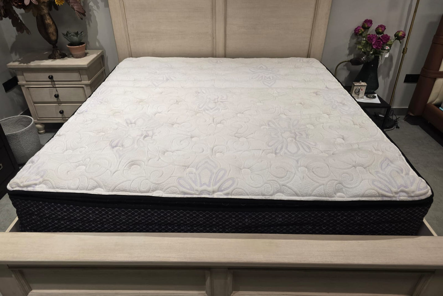 M71851W1(2) - CAL KING MATTRESS - OUTLET