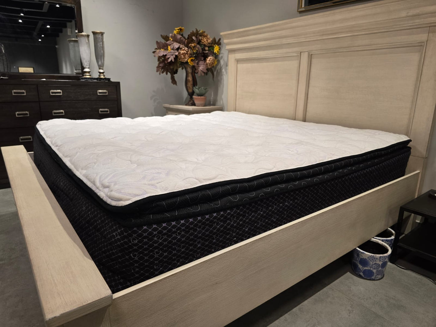 M71851W1(2) - CAL KING MATTRESS - OUTLET