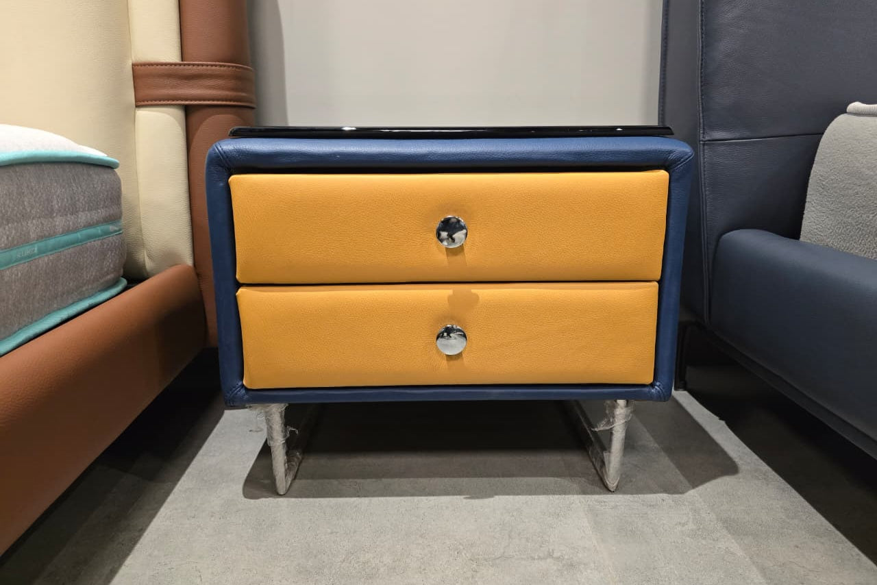 CUST-D277(2) - NIGHTSTAND - OUTLET